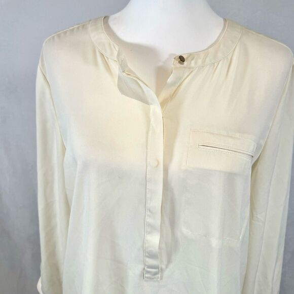 JM Collection ivory pleated back blouse top size medium - Picture 2 of 6